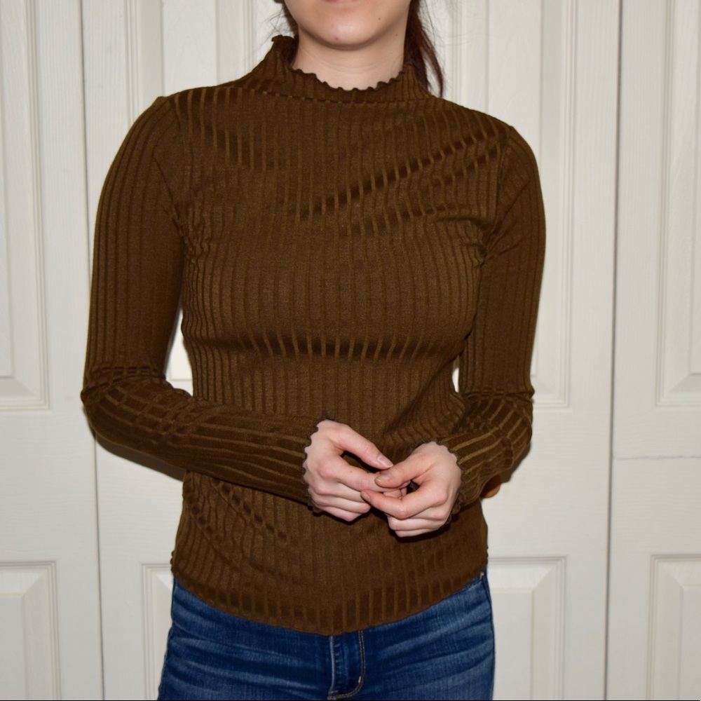 Ribbed Mock Neck Long Sleeves
